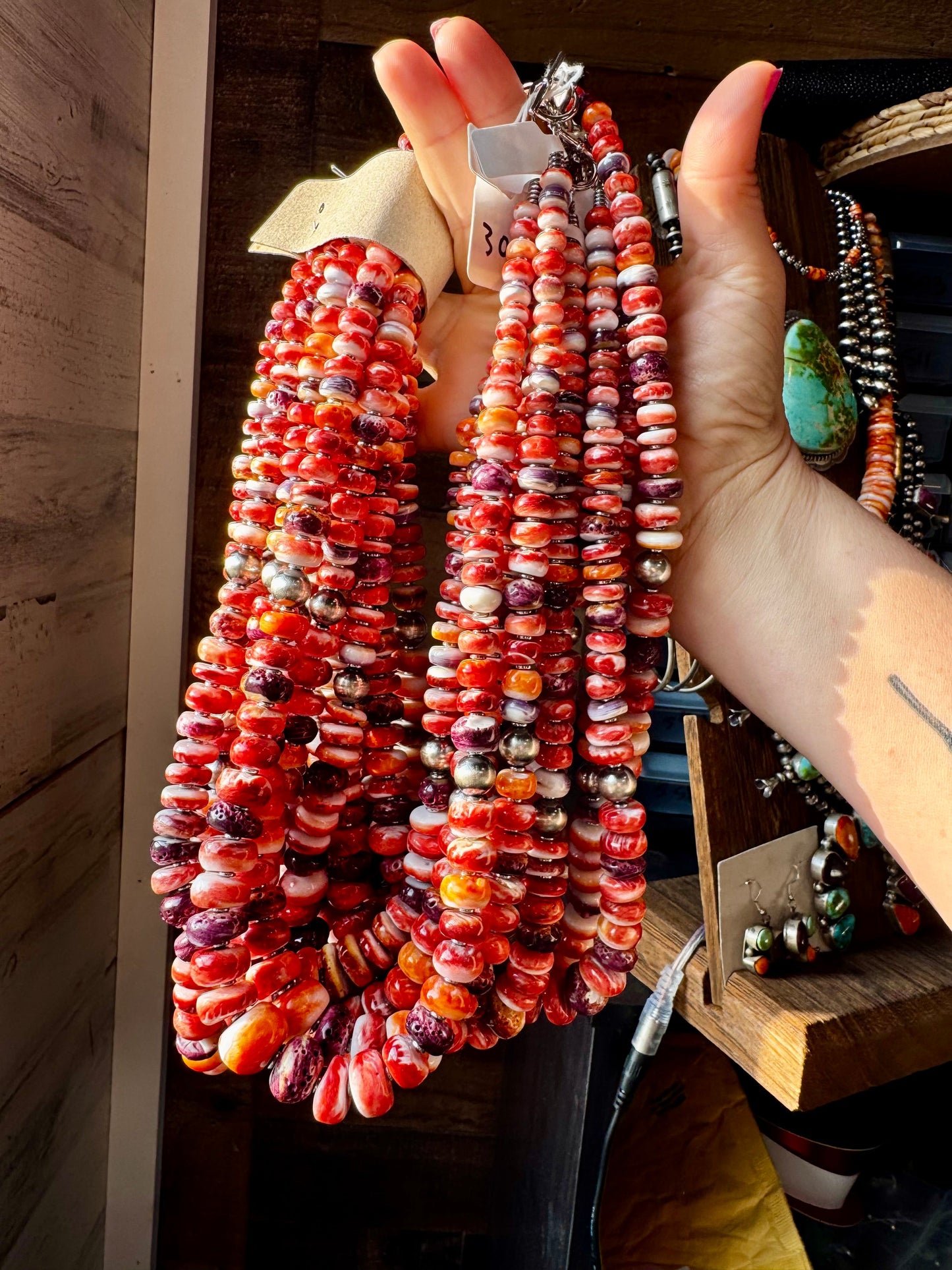 BE BOLD - 22-Inch Spiny Oyster & Wampum Statement Necklace with Sterling Silver Pearls