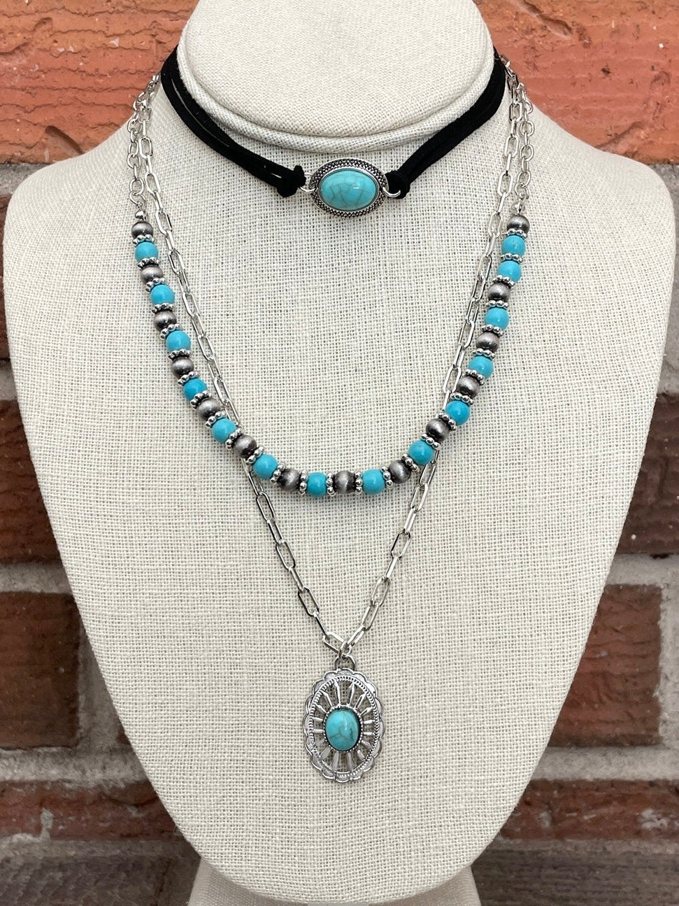 Cutout Concho Necklace Set with Faux Turquoise & Navajo Style Pearls