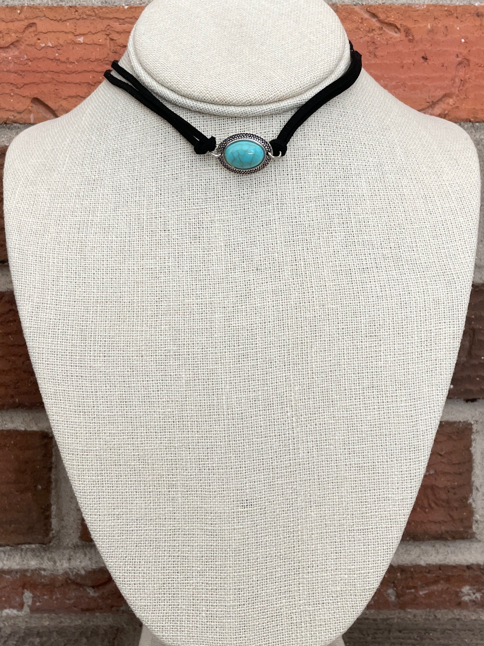 Cutout Concho Necklace Set with Faux Turquoise & Navajo Style Pearls
