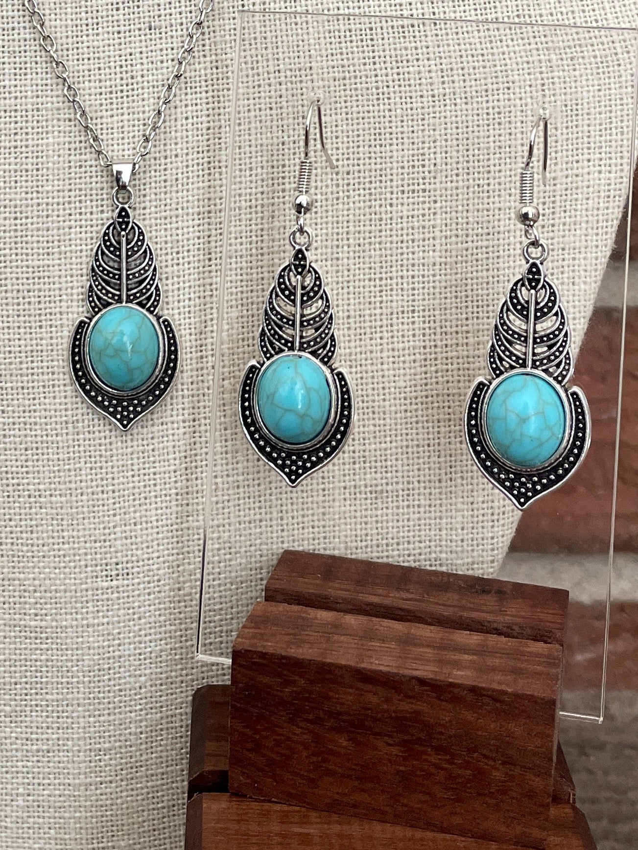 Faux Turquoise Leaf Necklace and Earring Set