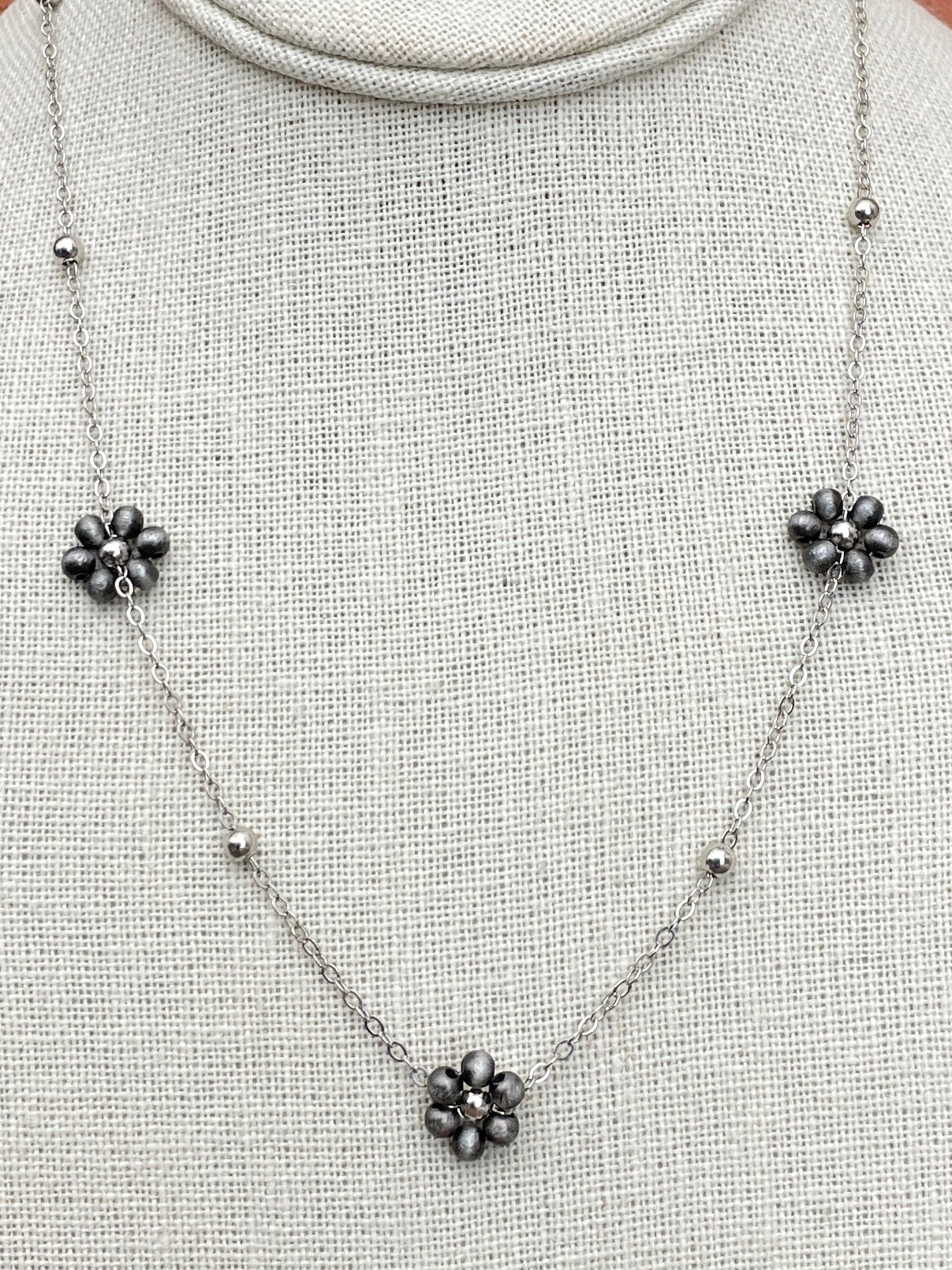 Navajo Style Pearl Daisy Chain Necklace