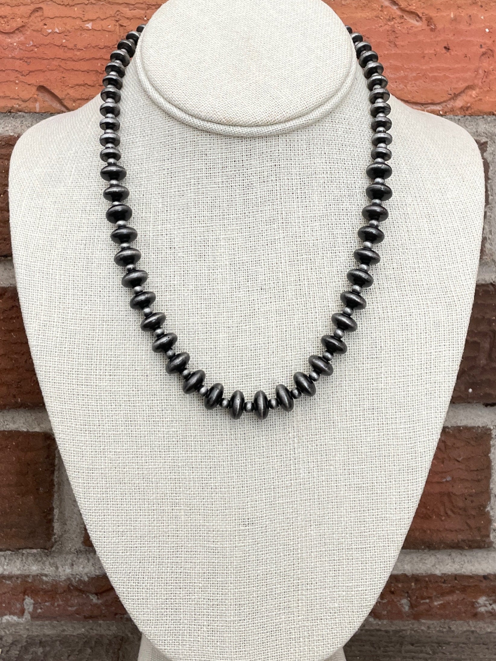 Navajo Style Pearl Graduated Saucer Necklace