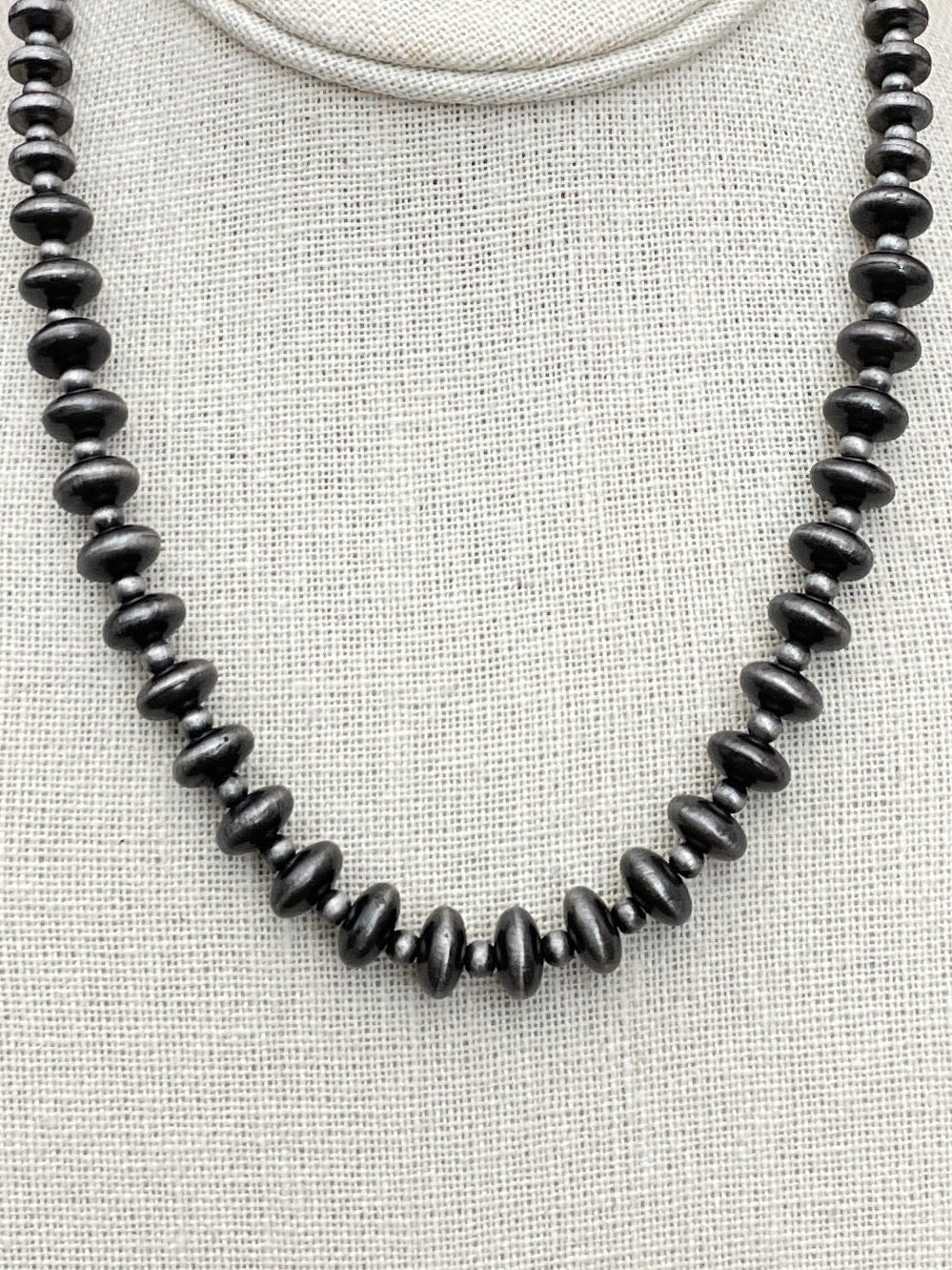 Navajo Style Pearl Graduated Saucer Necklace